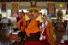 penahbisan Rabjung Lobsang Nyima dengan Pemberi Sila